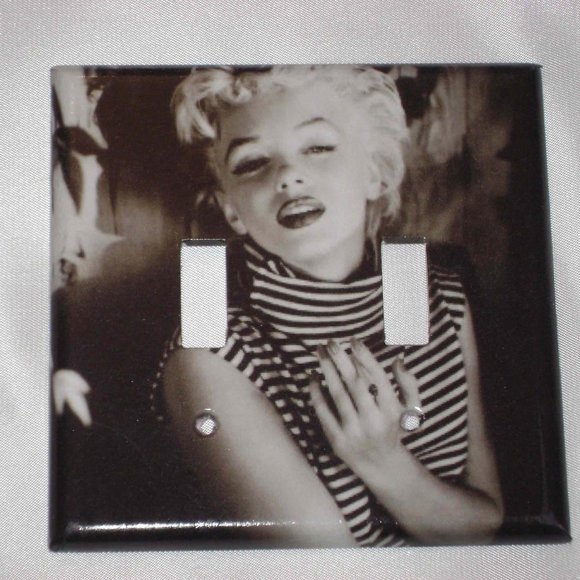 MARILYN MONROE -DOUBLE Light Switch Plate Cover - Picture 1 of 1